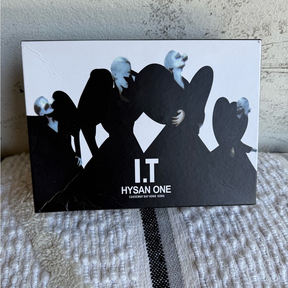 Beige and Red Women's Bag - Picture 2 of 9